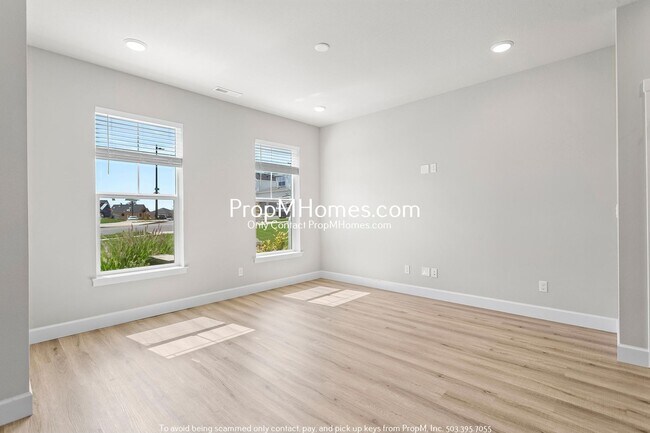 Foto del edificio - Lovely Luxury Townhome in South Cooper Mountain - DEPOSIT SPECIAL