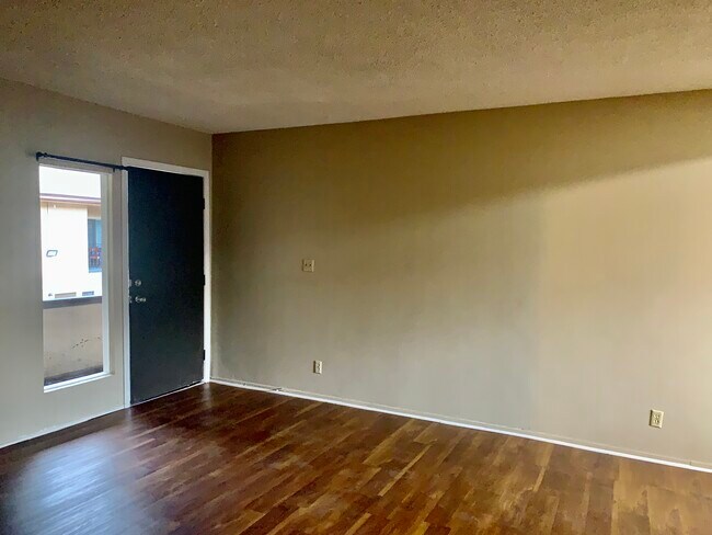 Foto del edificio - 888 N Palm Ave