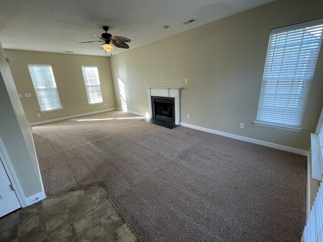 Building Photo - 7904 Shiny Meadow Ln