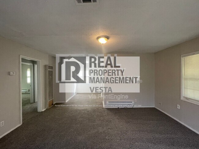 Foto del edificio - 1586 Hurley Cir