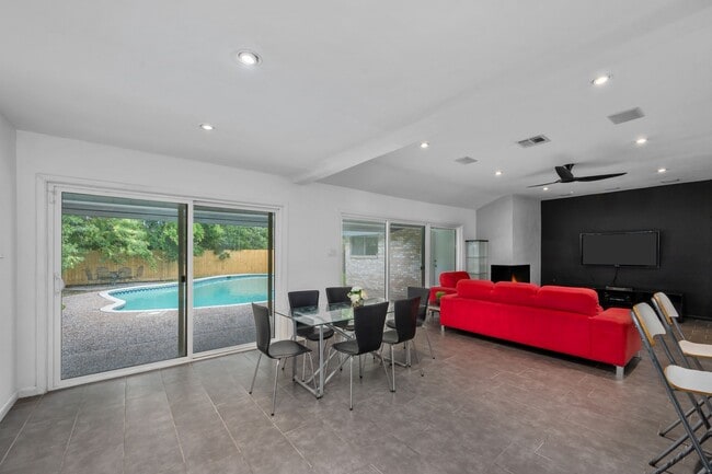 Building Photo - 3106 Salem Ct