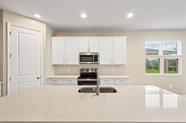Foto del edificio - 737 Meadow Pointe Dr