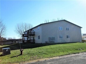 Building Photo - 308 Willow St