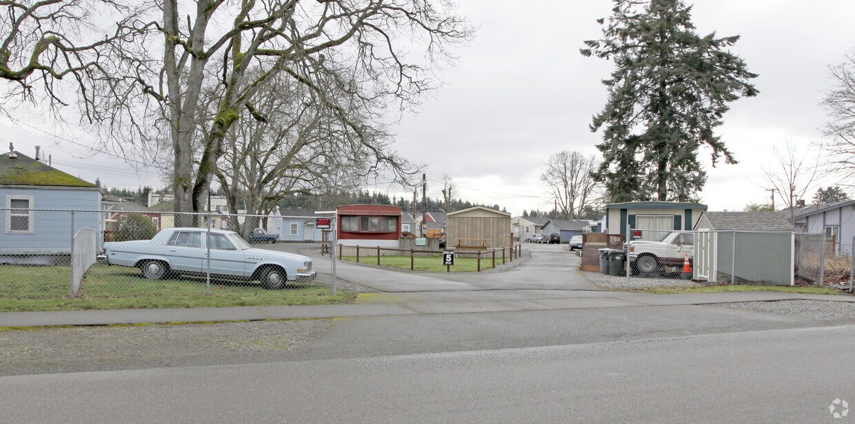 Foto del edificio - 15203-15229 Washington Ave SW