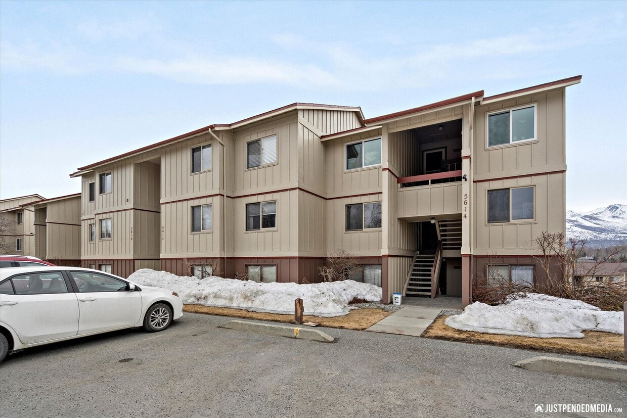 2 Bed/ 2 Bath / Garage - Anchorage Condo! - 2 Bed/ 2 Bath / Garage - Anchorage Condo!