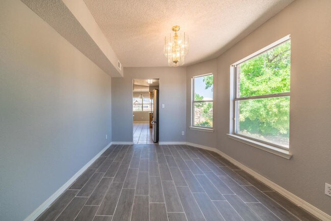 Foto del edificio - 4249 Loma Taurina Dr