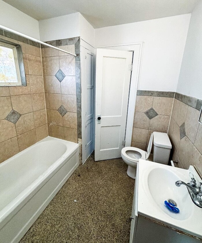 Primary Photo - 703 SW Tyler St