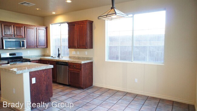 Building Photo - 3 br, 2.5 bath House - 5514 Andes Mountain...