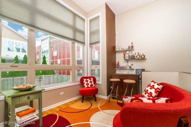 Foto del edificio - 4251 W Montrose Ave
