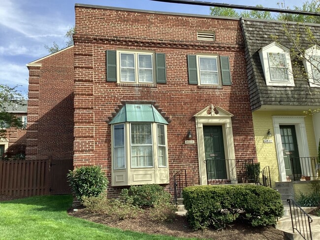 Building Photo - 6639 Hillandale Rd