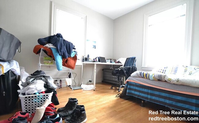 Foto del edificio - 19 Greylock Rd