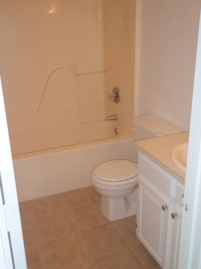 Foto del edificio - 560 Snow Hill St