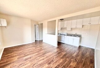 Building Photo - 6729 Woodley Ave