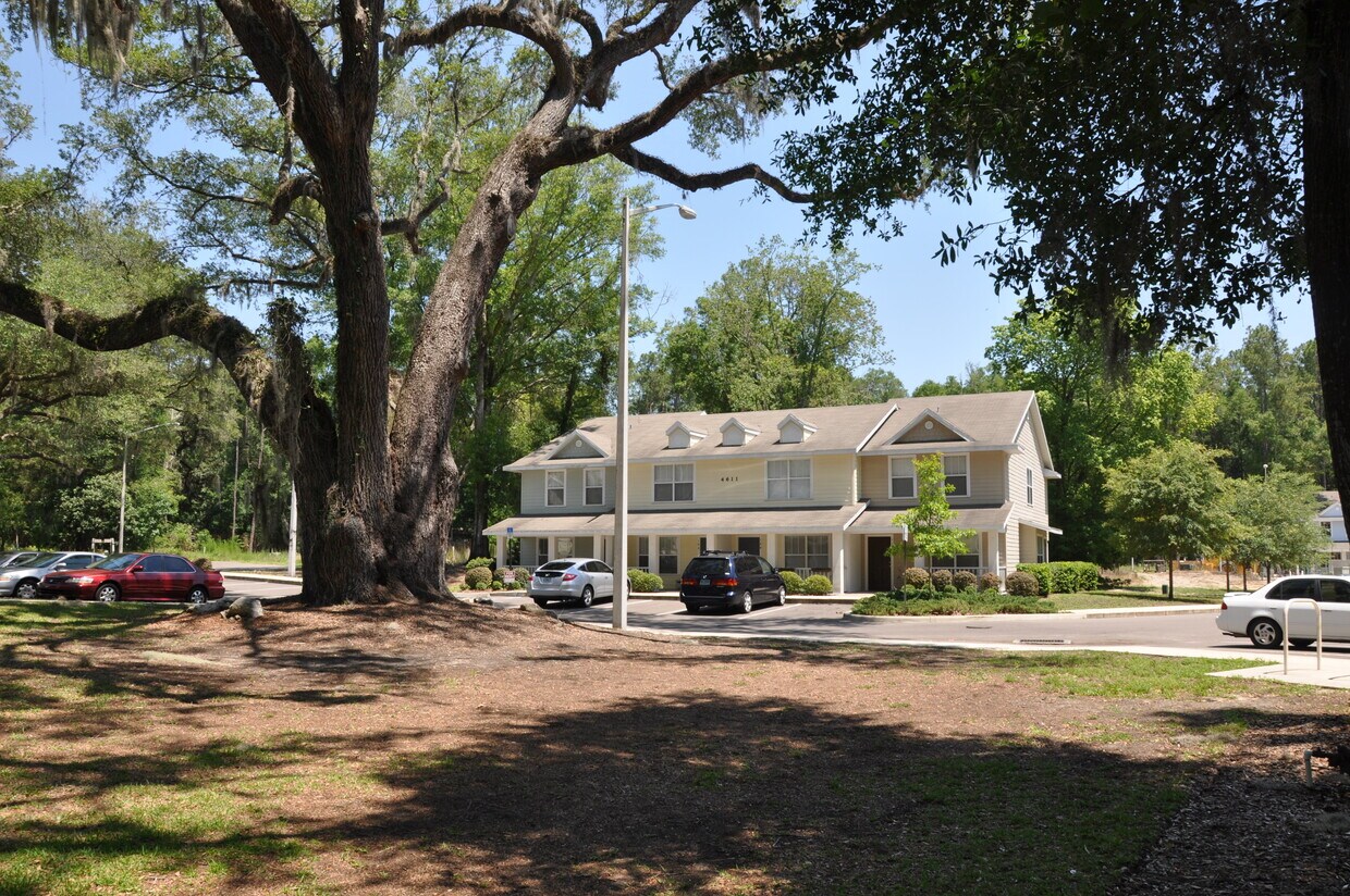 4611 SW 48th Way Unit 107, Gainesville, FL 32608 Condo for Rent in Gainesville, FL