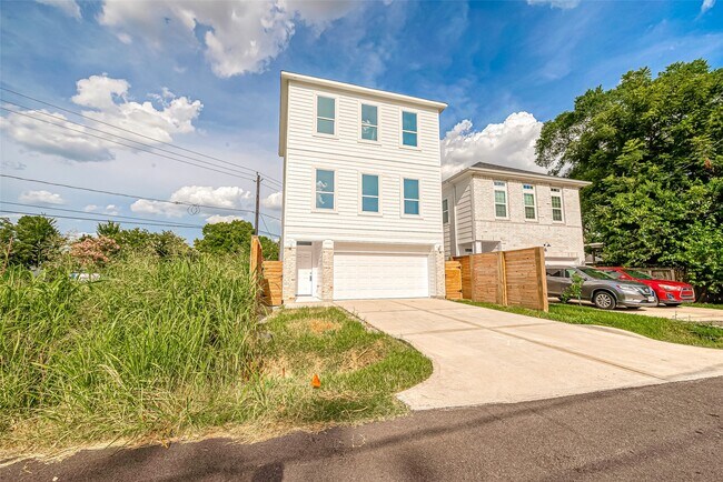 Foto del edificio - 6538 Cohn St