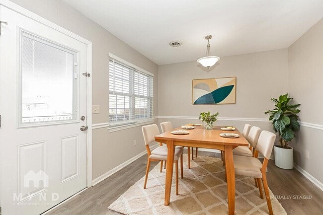 Foto del edificio - 2423 Lismore Dr