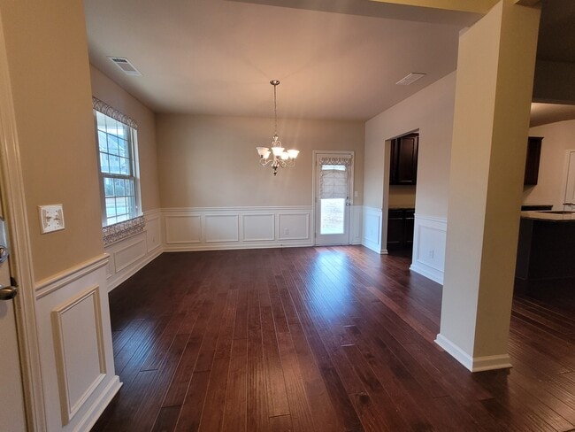 Foto del edificio - 1207 Silvercrest Ct SW