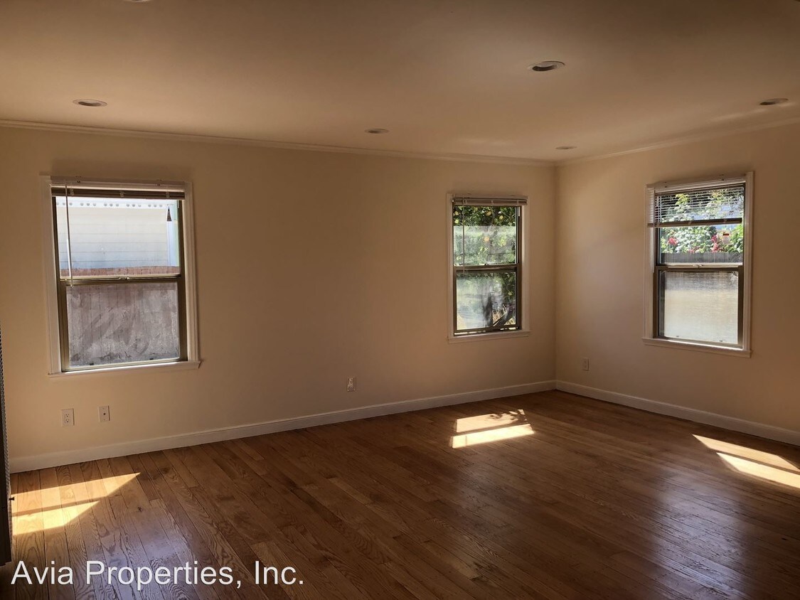 Primary Photo - 2 br, 1 bath House - 847 North Delaware St