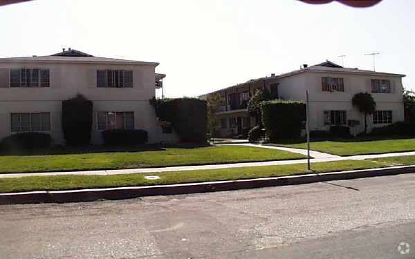 Foto del edificio - 5434-5440 Willowcrest Ave