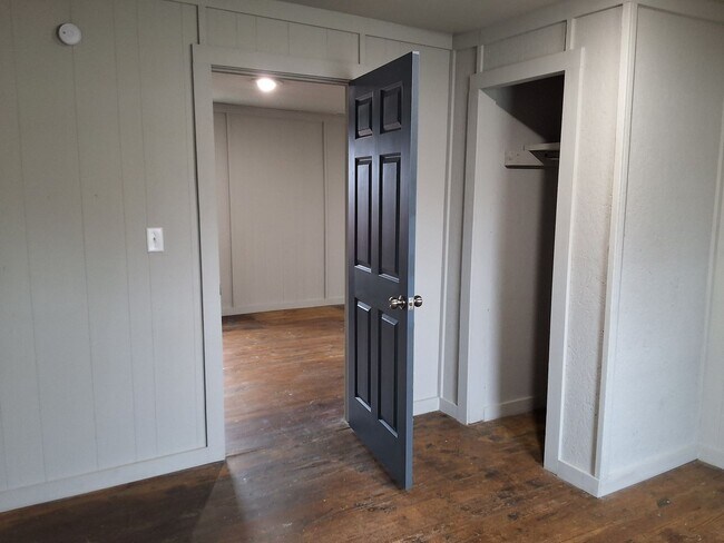 Foto del edificio - Comfy 2 Bedroom, 1 Bath House located in Radcliff