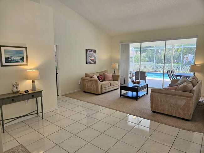 Building Photo - 1578 Vermeer Dr