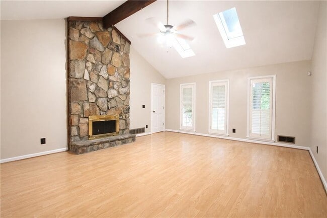 Building Photo - 3470 Clubland Dr