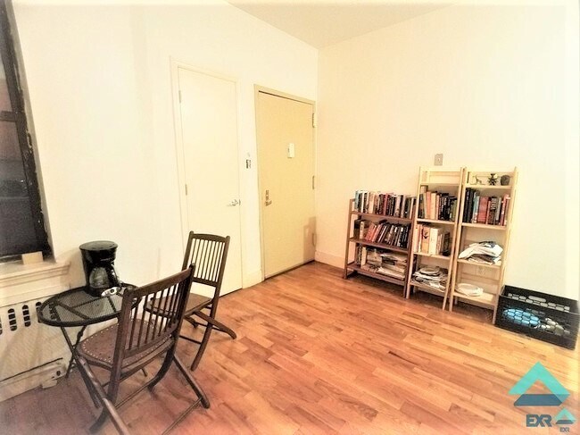 Building Photo - 1289 St Johns Pl