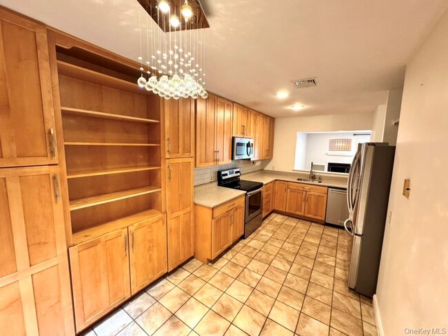 Building Photo - 82 Pheasant Run