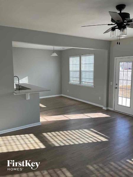 Foto del edificio - 189 Daniels Creek Cir