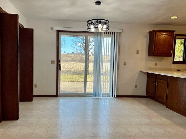 Foto del edificio - 1752 W Greenlawn Ln