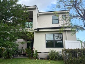 Building Photo - 115 NW 36th Ave