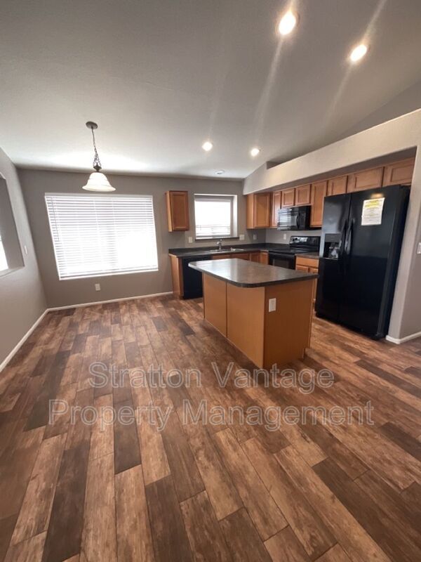 Building Photo - 22427 N Van Loo Dr