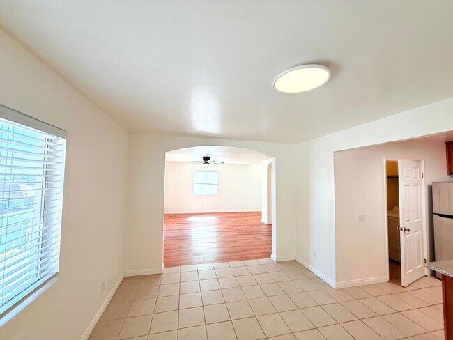 Foto del edificio - 762 W 21st St
