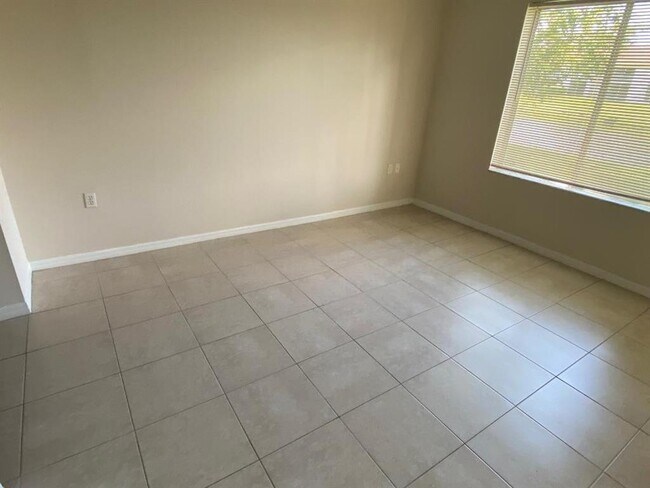 Building Photo - 7108 Glenmoor Dr