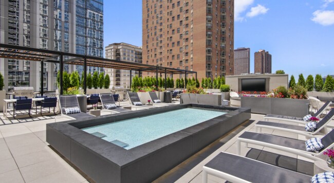 Foto del edificio - 5 E Delaware Pl