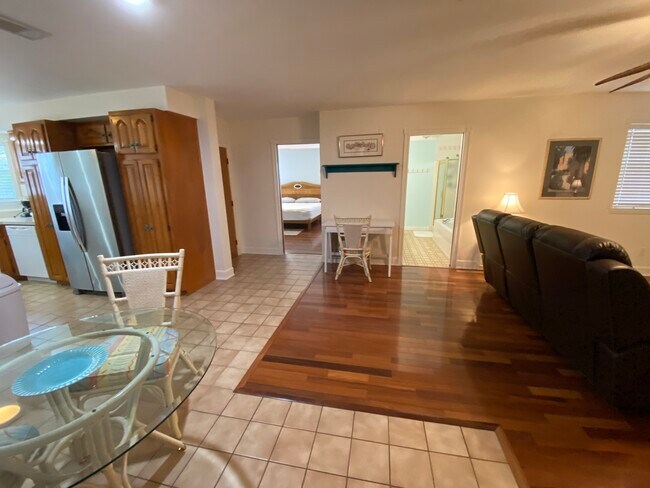 Foto del edificio - 5802 Monterey Ave