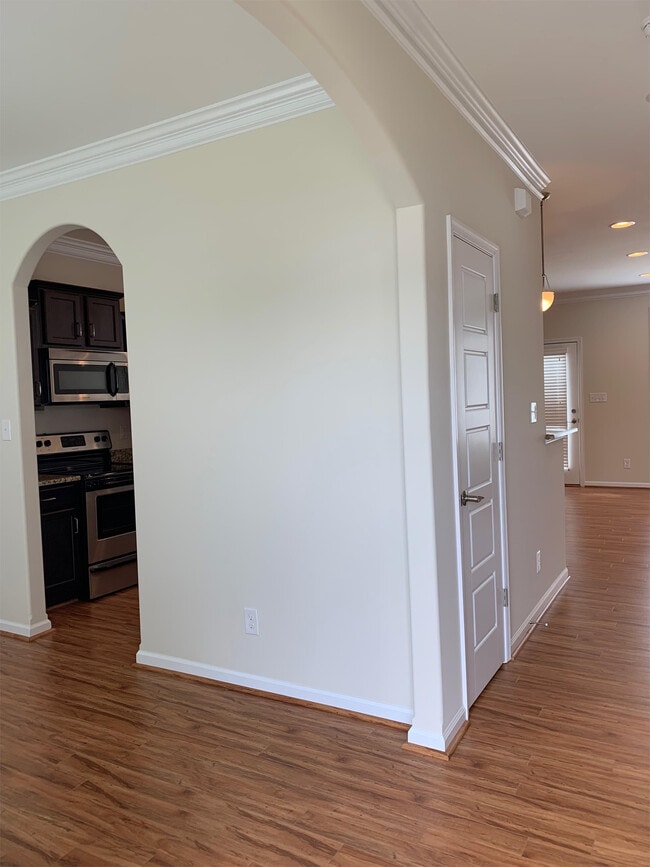 Building Photo - 155 Rowse Dr