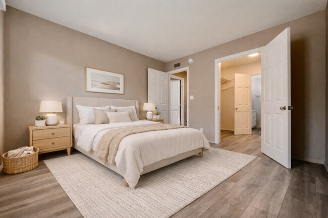 Foto del edificio - 7732 Cypress Dr