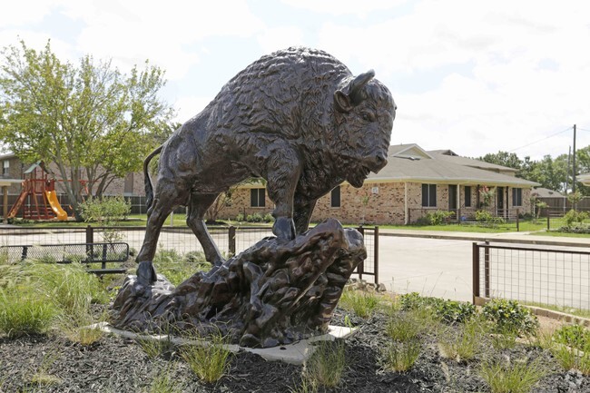 Building Photo - Buffalo Ridge