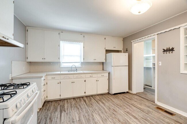 Foto del edificio - 5228 N Hudson Ave