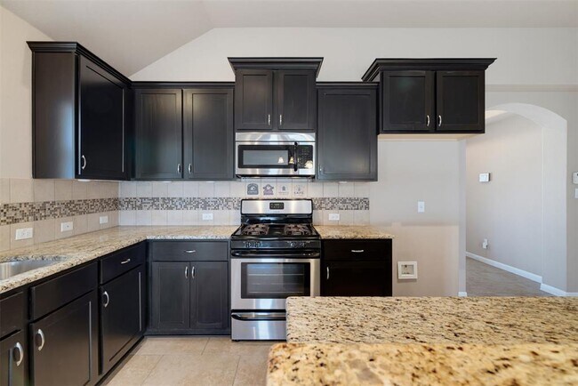 Building Photo - 6033 Roma St