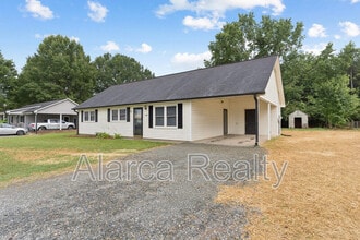 Building Photo - 2200 Salisbury Hwy