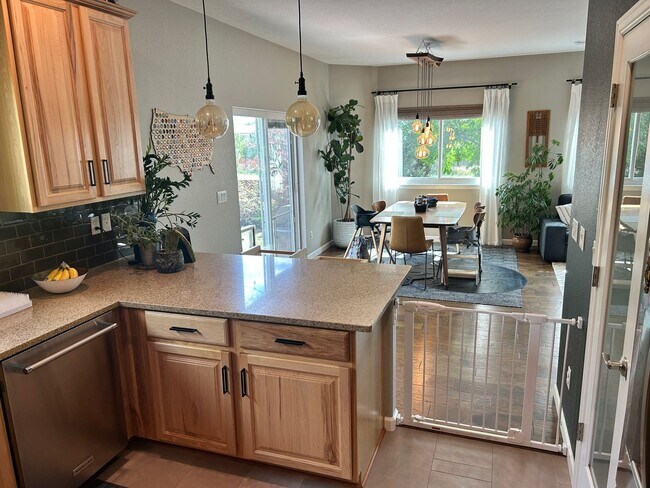 Building Photo - Incredible 4-bedroom Family Home with Fine Finishes and Private Spaces