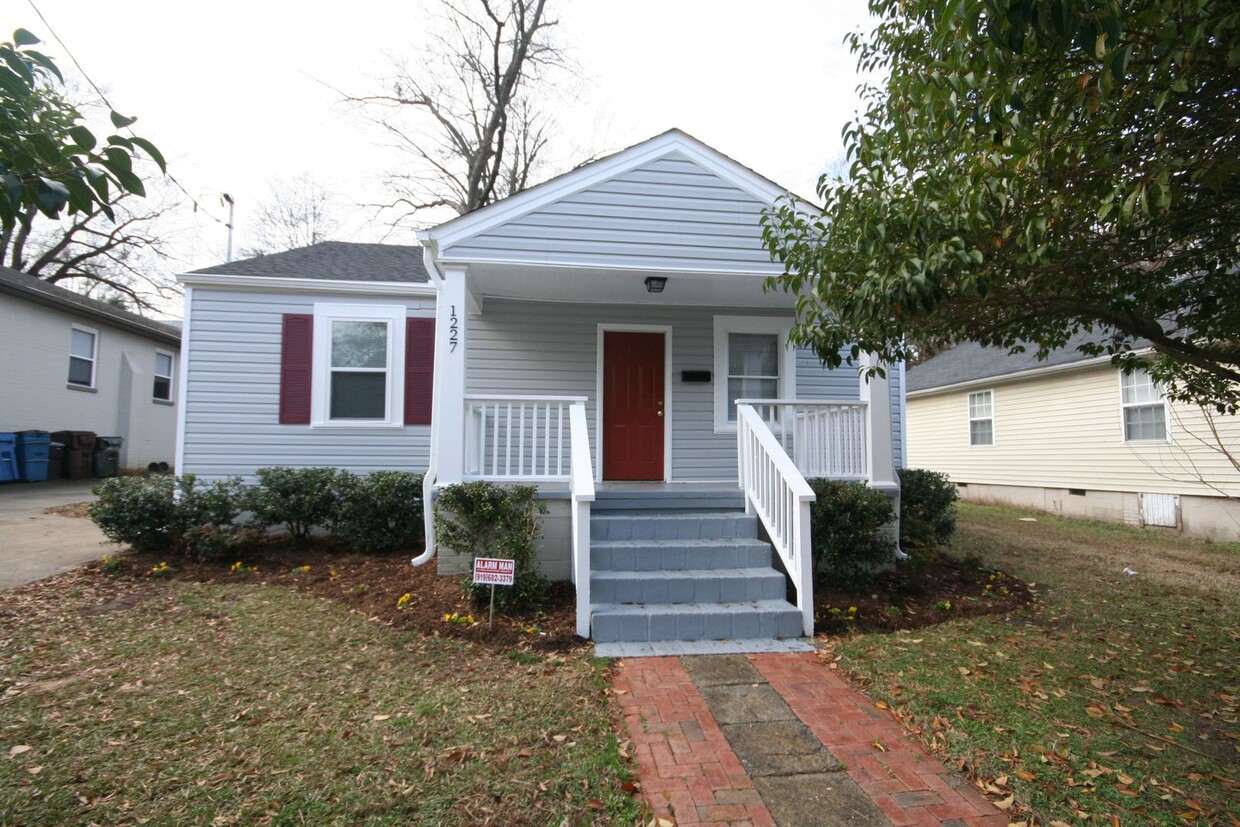 Primary Photo - Great Walltown House With All Appliances a...