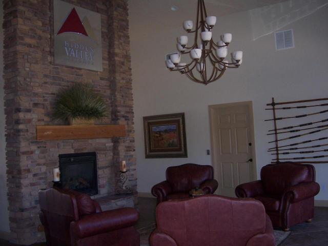 Foto del edificio - 3155 S Hidden Valley Dr