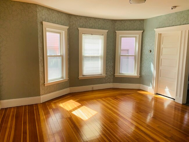 Building Photo - 111 Judson St