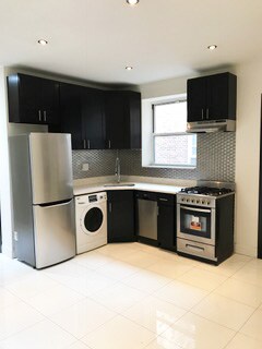 Primary Photo - 210 W 107th St