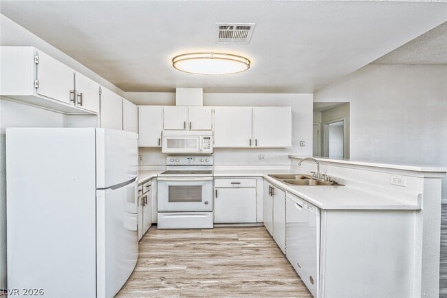 Building Photo - 2684 Bryandouglas Dr