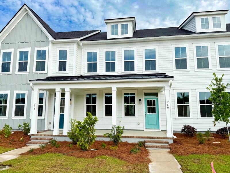 Primary Photo - 760 Blueway Ave