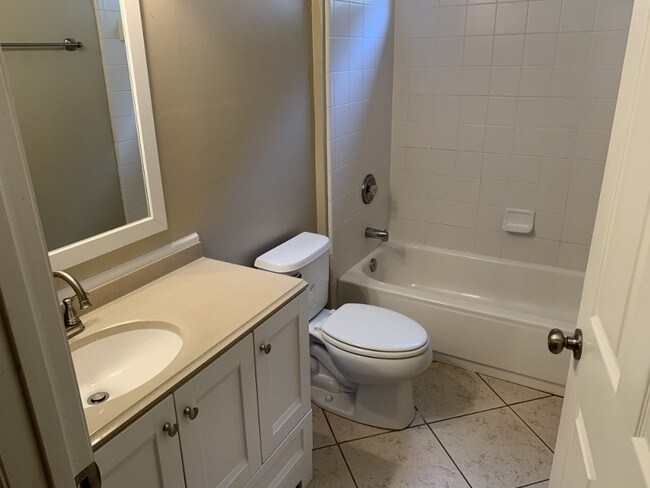 Building Photo - 1117 Mosswood Chase